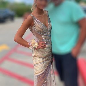 very flattering prom dress!!